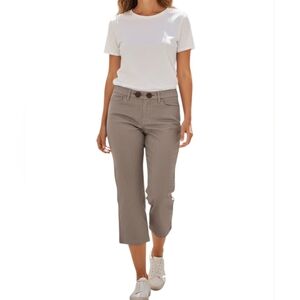 Bushwacker Brown Stripes Brown Capris Pants. Size 14.